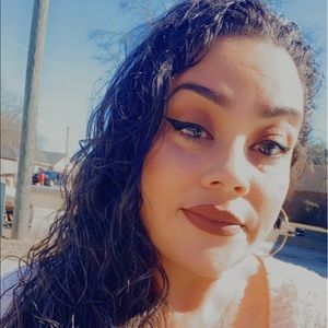 Meet your Posher, Candice